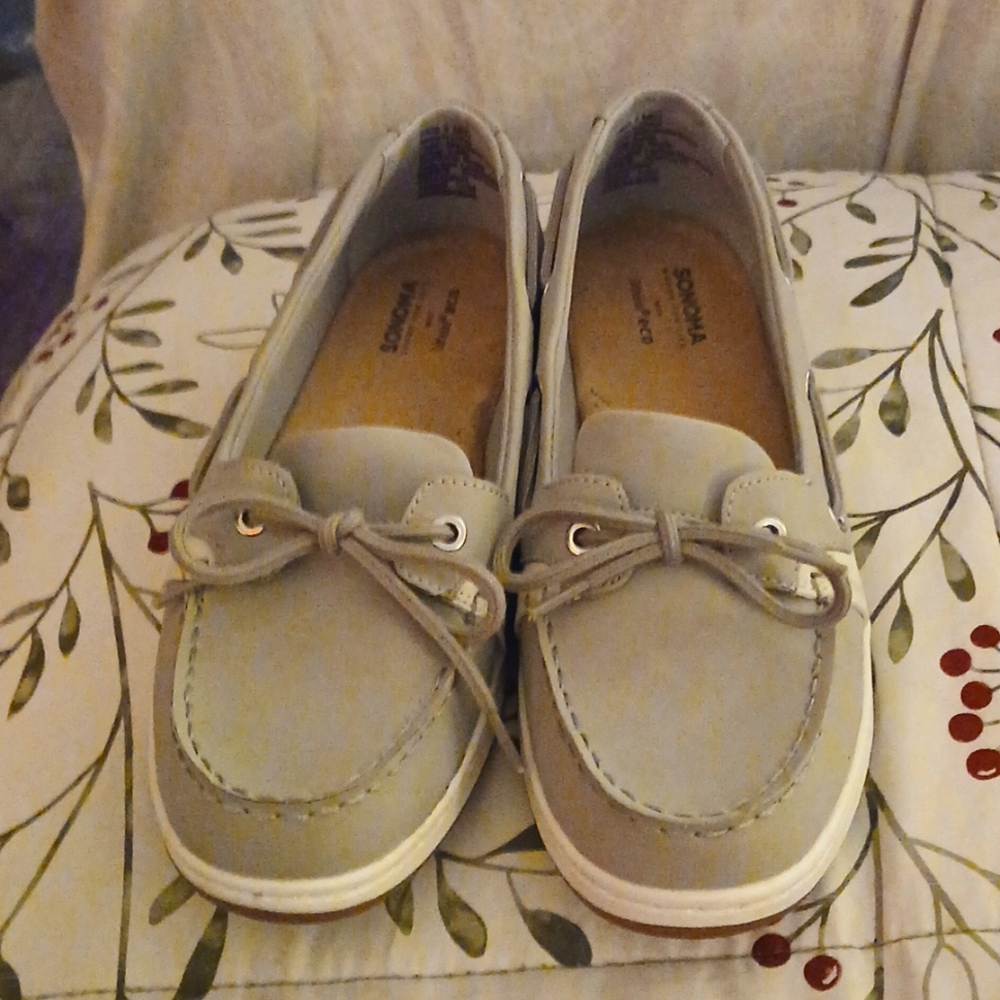 Sonoma deck shoes. Taupe